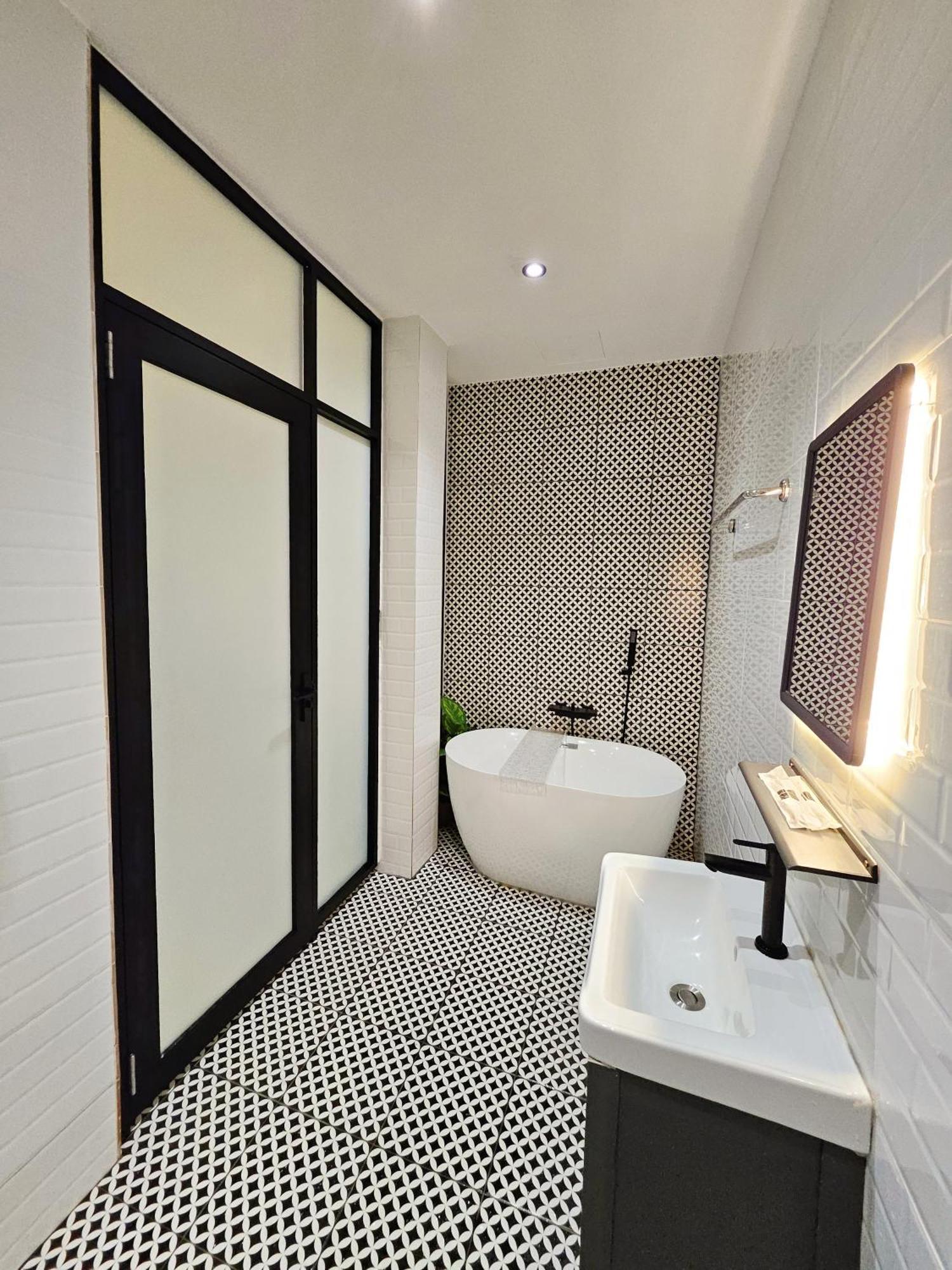 Georgetown Inn By Sky Hive Екстер'єр фото